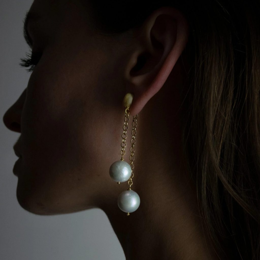 pearl-and-gold-chain-drop-earrings