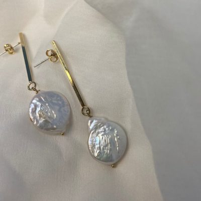 pearl-gold-drops-aubrey-earrings-blue-meadow