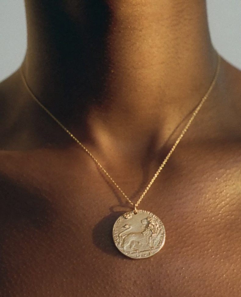 II-Leone-medallion-necklace-by-alighieri